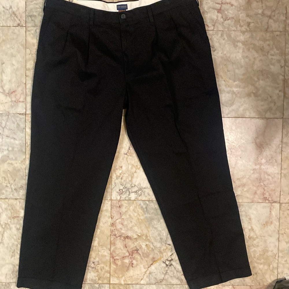 Dockets East Khaki Pleated pant